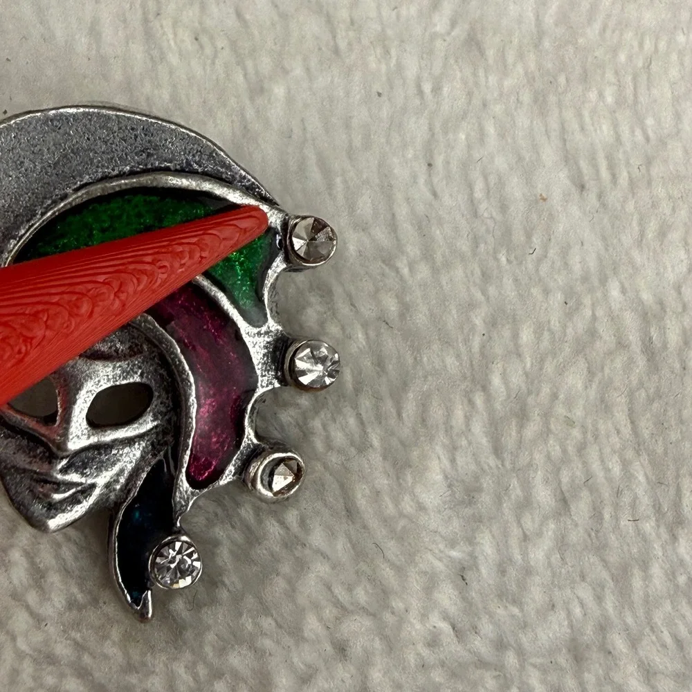 Vintage Signed Masquerade Mask Pin Silver Green Magenta Enamel Rhinestone
